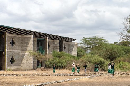 Architectural-Review-Simba-Vision-Montessori-Tanzania-Maasai-Architectural-Pioneering-Consultants-Rossbauer-featured-1-492x328.jpg