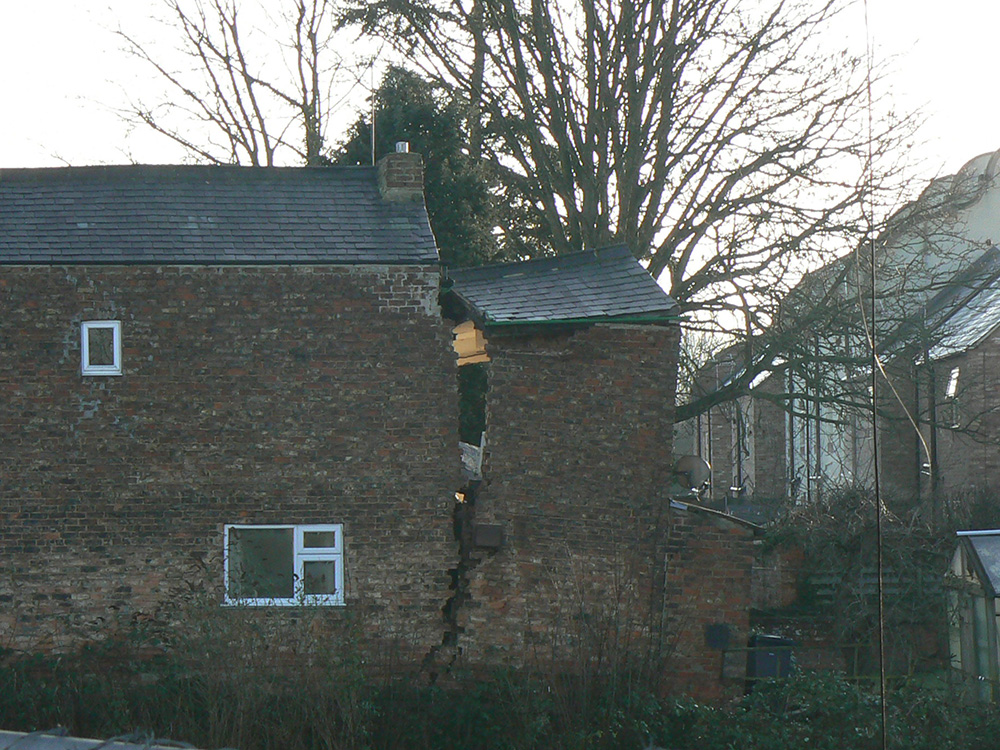 Yorkshire sinkhole puts homes ‘in danger of collapse’ Construction News