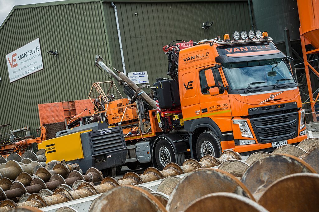 Van Elle founder moves to oust CEO