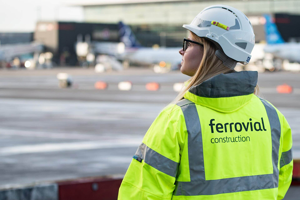 Ferrovial-worker.jpg