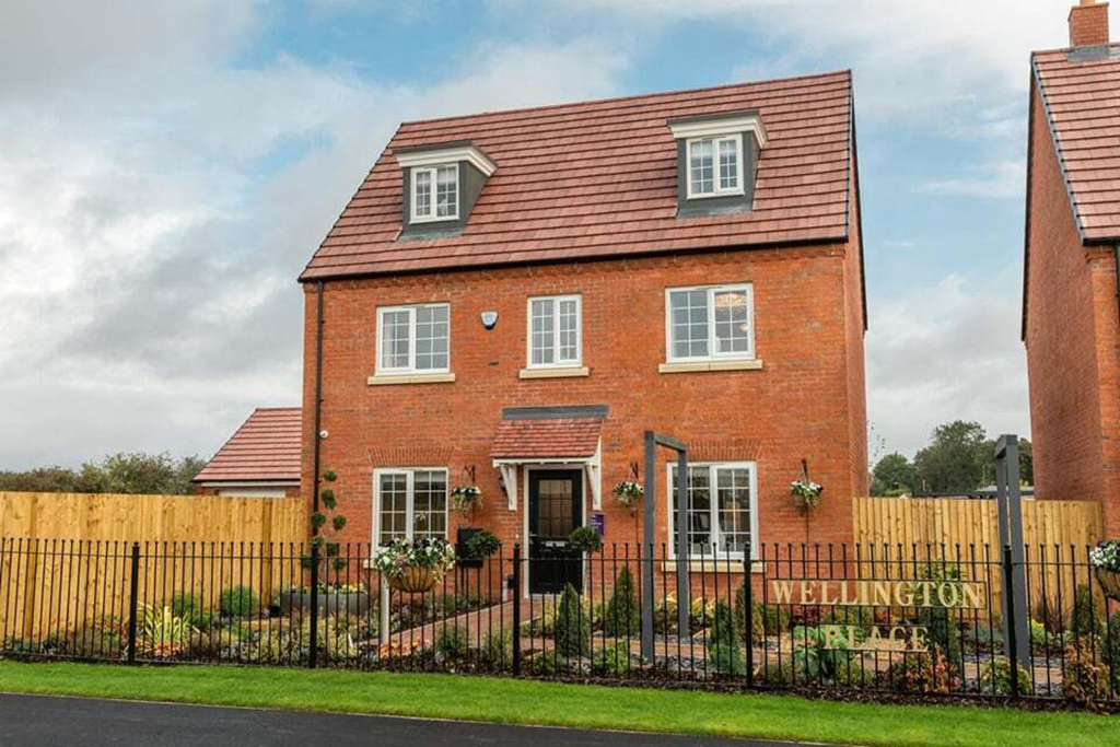 Taylor-Wimpey_Wellington-Place_Garrton_Front-Exterior-1.jpg
