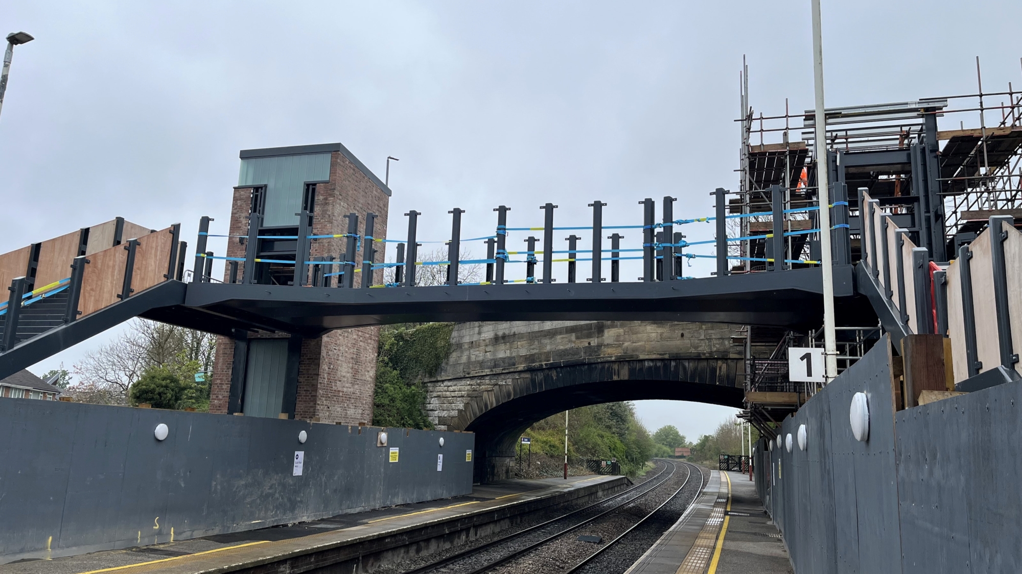 Network Rail installs deck of UK’s first £6M ‘Beacon’ accessible bridge